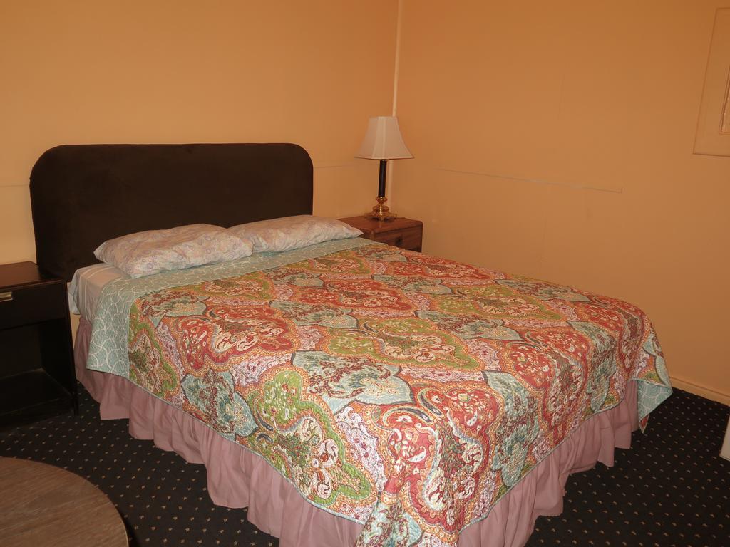 Pillow Talk Motel Wellington Exterior photo